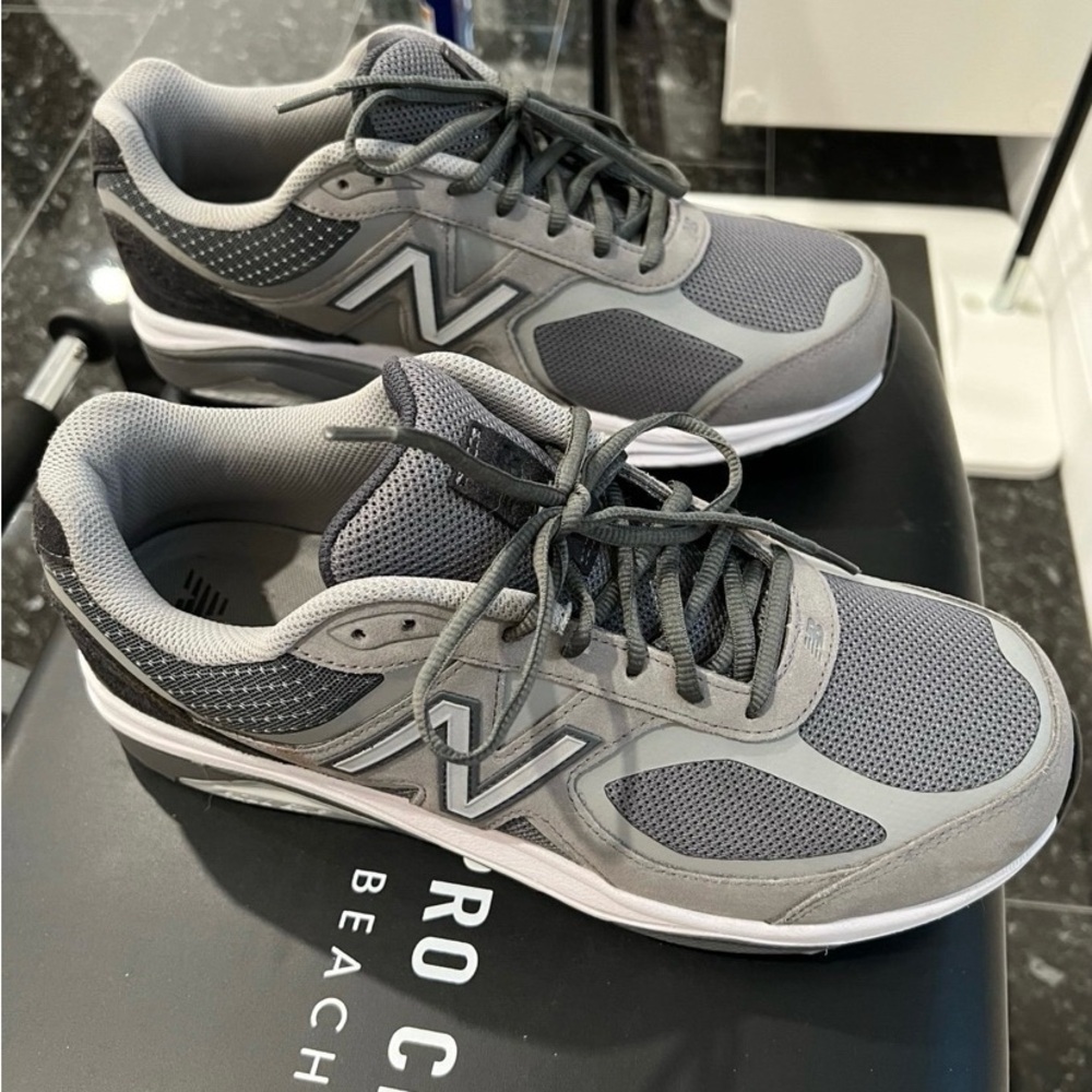 SOLD!!New Balance 1540v3 M1540GP3 Grey & Black Size 12